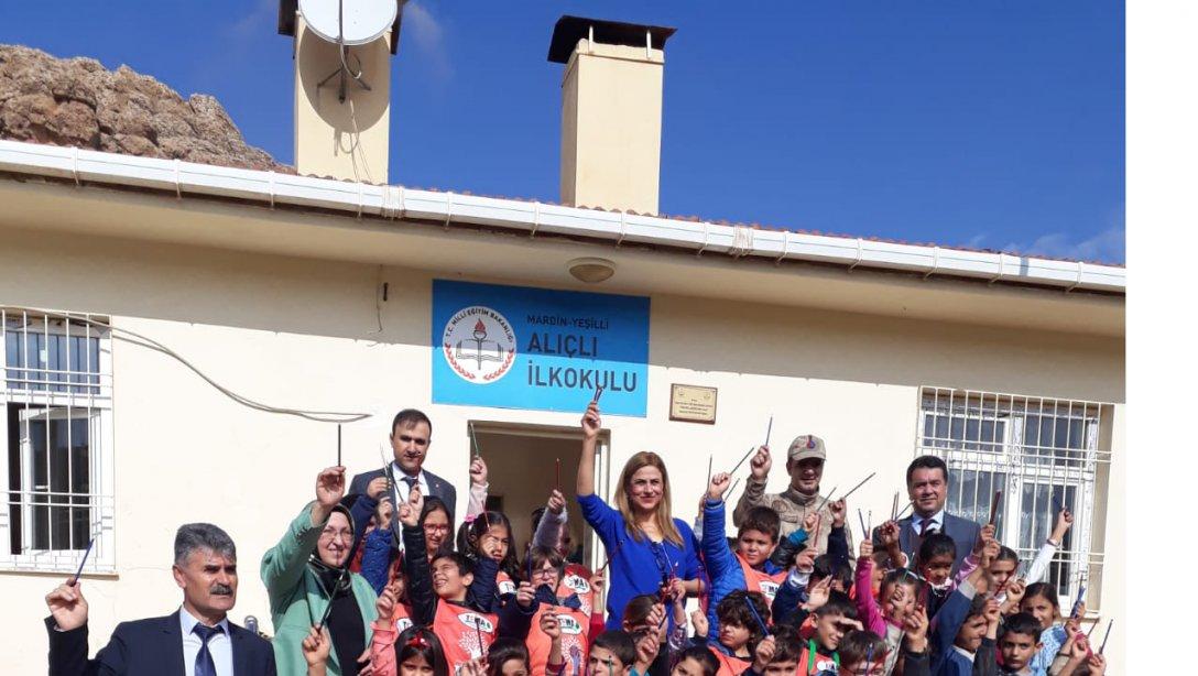 İlçemiz kardeş okulu  Mardin Sakarya Aycan Çaltekin İlkokulu öğrencileri Alıçlı mahallemizde  bulunan Alıçlı ilkokulunu ziyaret ettiler.