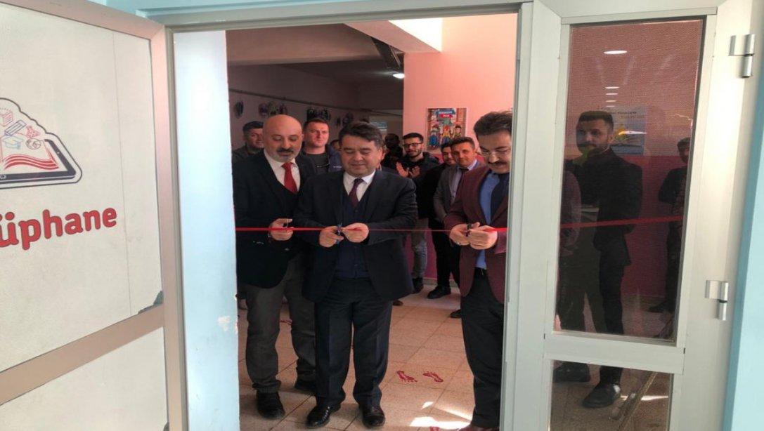İlçe Kaymakamımız Sayın Mustafa İkbal EŞKİ ile İlçe Milli Eğitim Müdürümüz Sayın Hacı Yusuf AVLANMAZ'ın katılımıyla ilçemiz Yatılı Bölge Ortaokulunda Z-Kütüphane açılışı yapıldı.