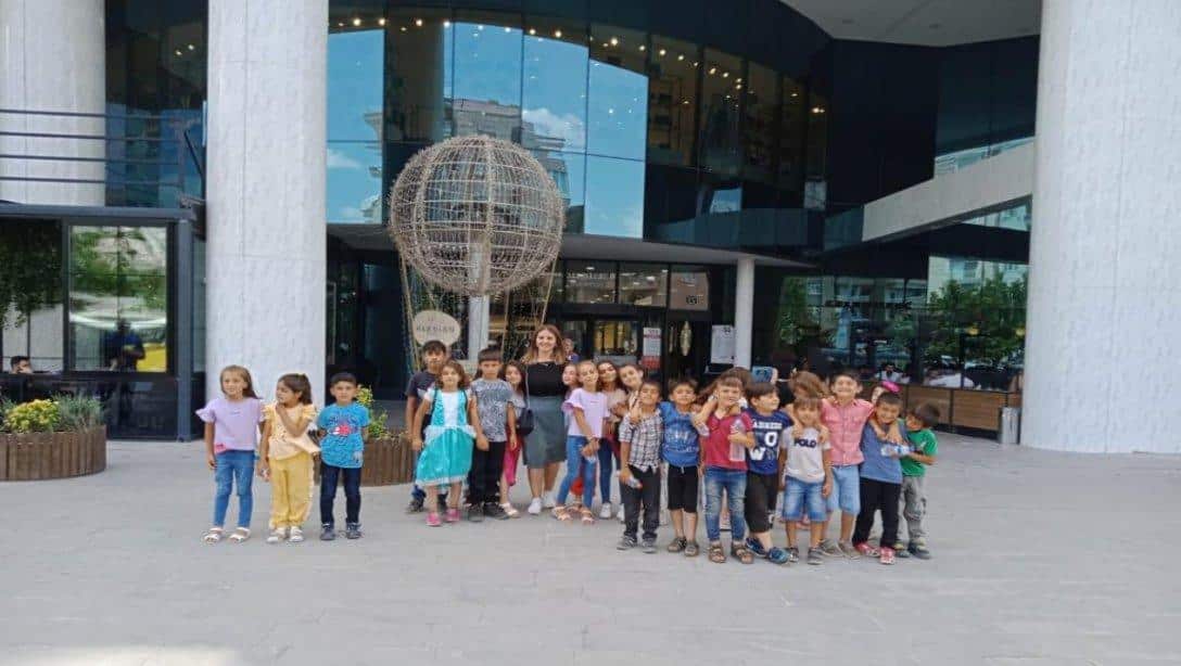 10 Bin Okul Projesi kapsamında ilçemiz Ovaköy İlkokulu öğrencilerine sinema etkinliği düzenlendi.